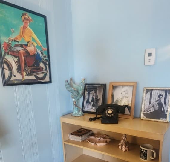 bookshelf