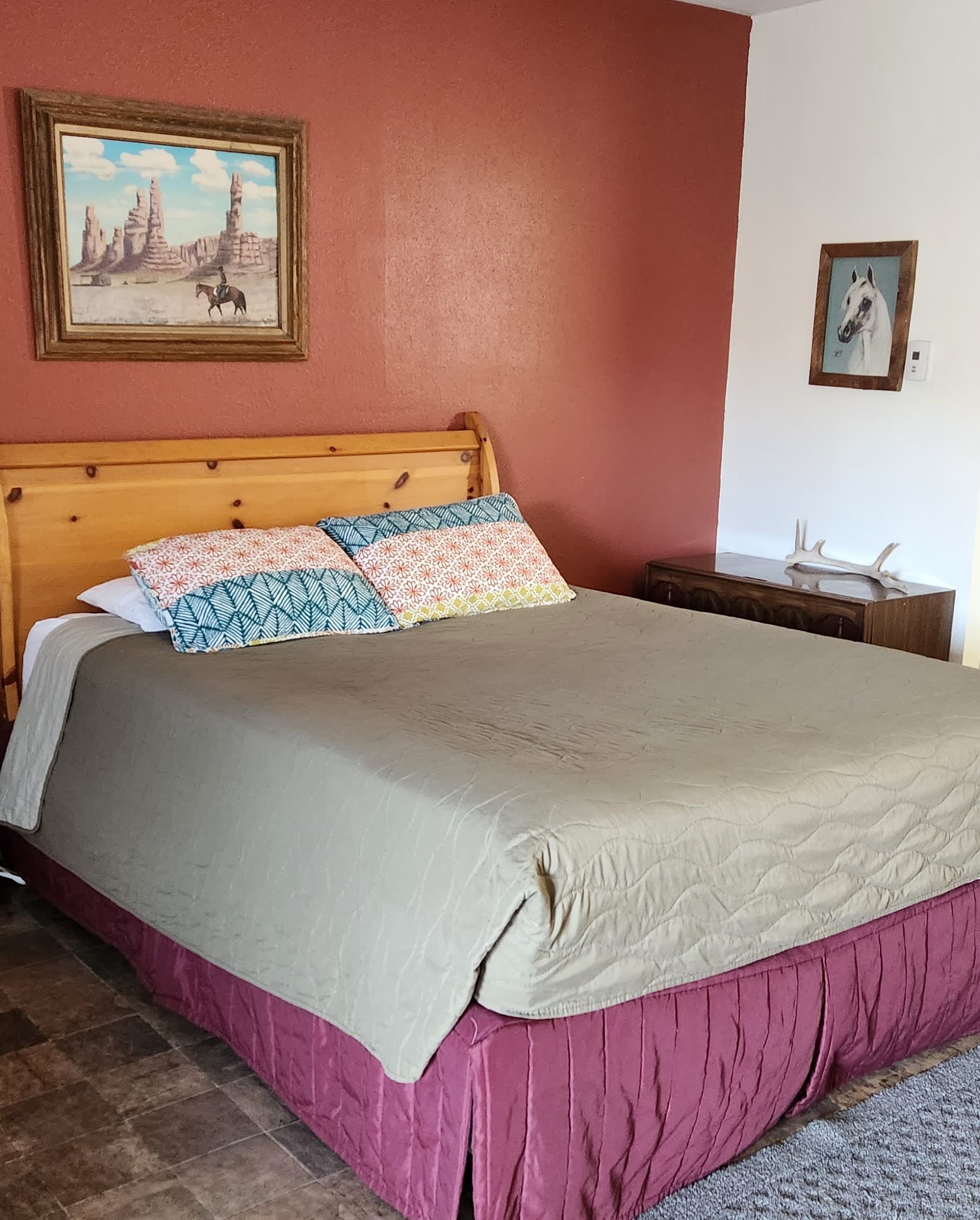 queen bed room 5